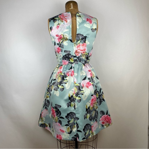 EUC CeCe By Cynthia Steffe Blue V-Neck Floral-Printed Fit and Flare Dress size 2 - Picture 8 of 14